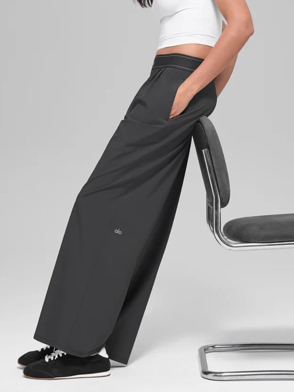 NWT ALO Yoga Suit Up Trouser | Anthracite Gray | Relaxed 30" Inseam💖 - Picture 7 of 8